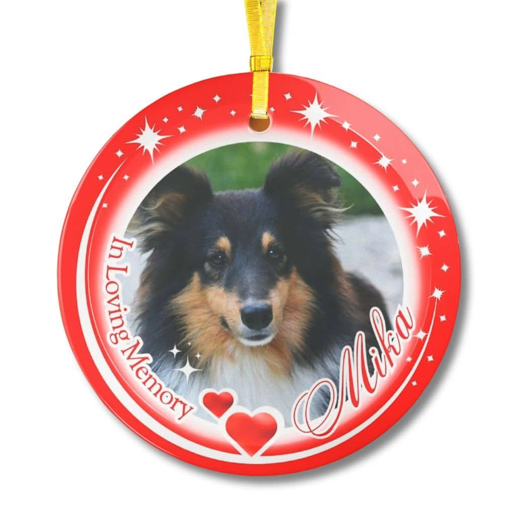 In-Memory-Of-Pet-Ornament-Gift-For-Pet-Owner-On-Christmas-Red-on-White-Background Personalized dog memorial ornament, a Christmas gift for pet owners, red on a white background